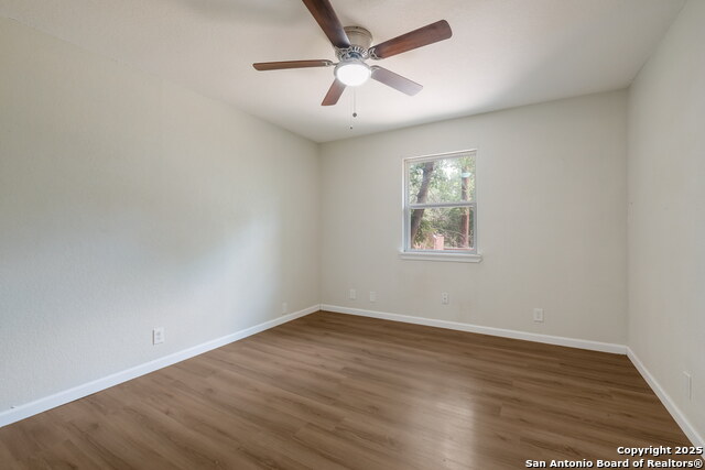 Image 5 of 16 For 5214 Meadow Rise