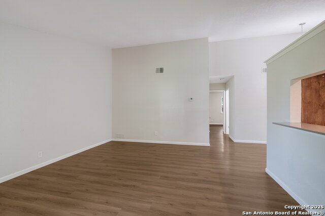 Image 7 of 16 For 5214 Meadow Rise
