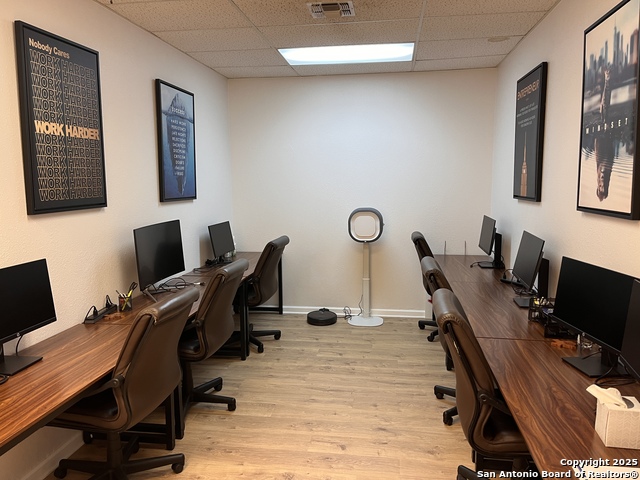 Listing photo id 6 for 11230 West  2205