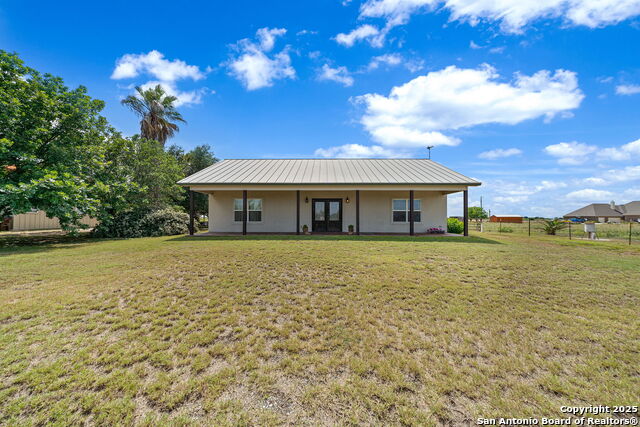 Listing photo id 13 for 1422 Fm 2790