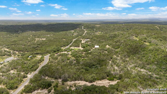 Listing photo id 10 for 688 County Road 242