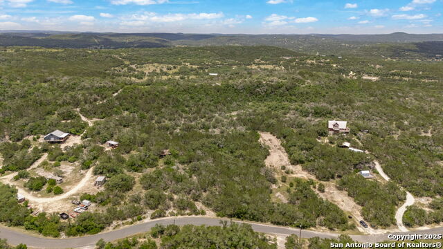 Listing photo id 5 for 688 County Road 242