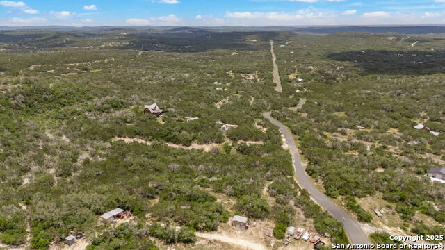 Listing photo id 7 for 688 County Road 242