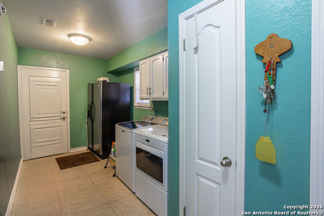 Image 17 of 25 For 327 Stonewood