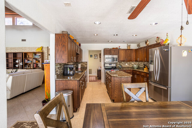 Image 7 of 25 For 327 Stonewood
