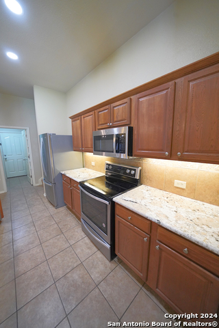 Image 17 of 50 For 15805 Fair Ln