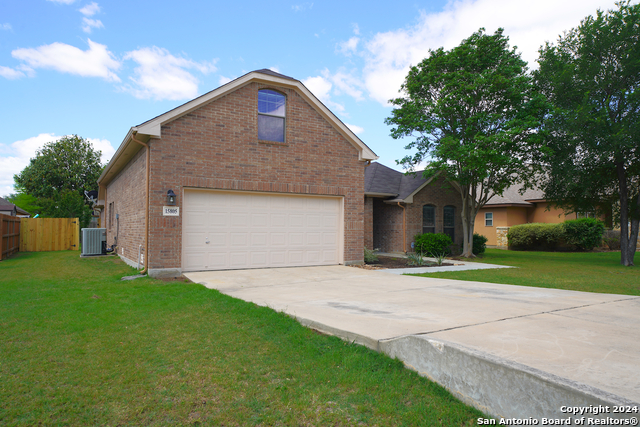 Image 3 of 50 For 15805 Fair Ln