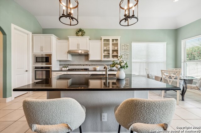 Listing photo id 16 for 1036 Carriage Loop