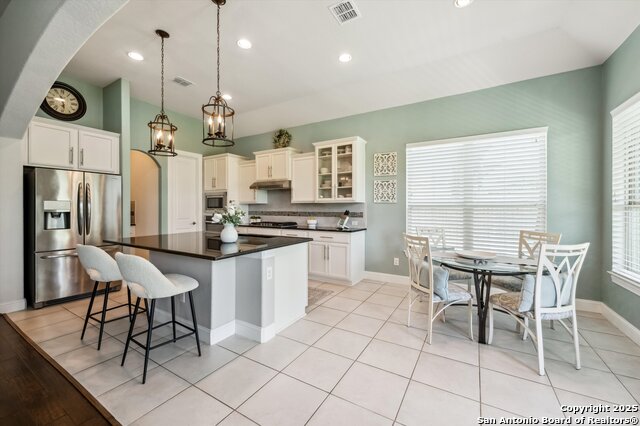 Listing photo id 20 for 1036 Carriage Loop
