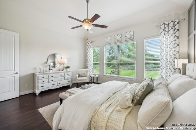 Listing photo id 23 for 1036 Carriage Loop