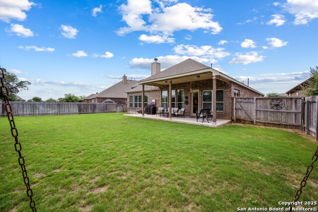 Listing photo id 35 for 1036 Carriage Loop