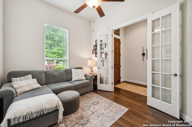 Listing photo id 4 for 1036 Carriage Loop