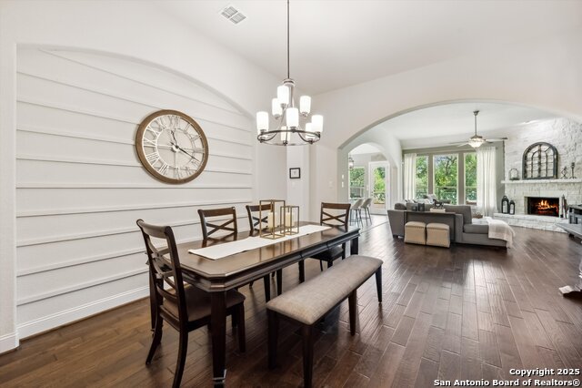 Listing photo id 7 for 1036 Carriage Loop