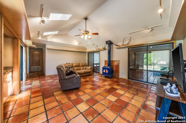 Image 13 of 33 For 818 Bulwer