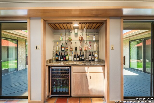 Image 14 of 33 For 818 Bulwer