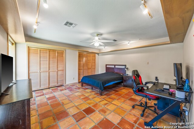 Image 20 of 33 For 818 Bulwer