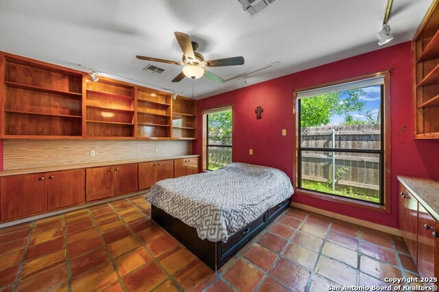 Image 21 of 33 For 818 Bulwer