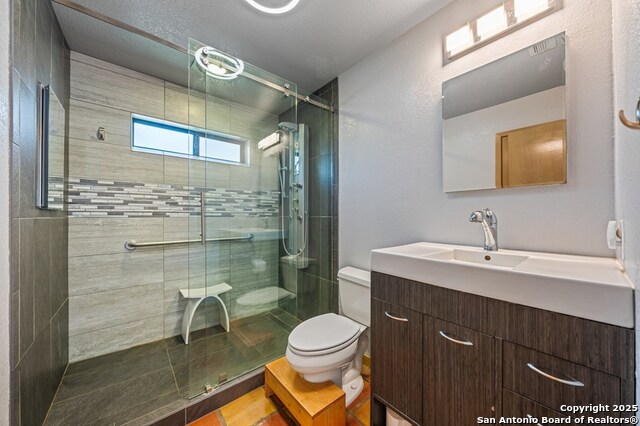 Image 23 of 33 For 818 Bulwer