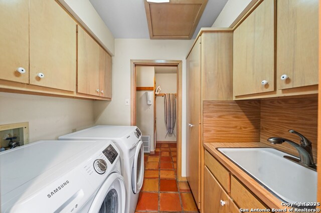 Image 24 of 33 For 818 Bulwer