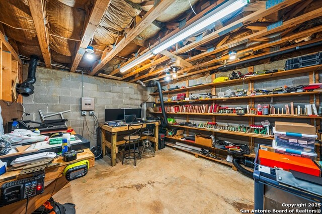 Image 31 of 33 For 818 Bulwer