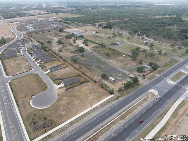 Listing photo id 3 for 14524 S Hwy 281
