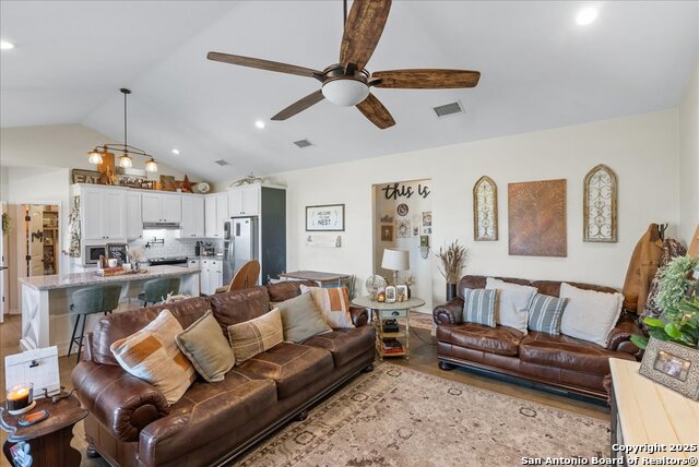 Image 5 of 49 For 226 Private Rd 3251