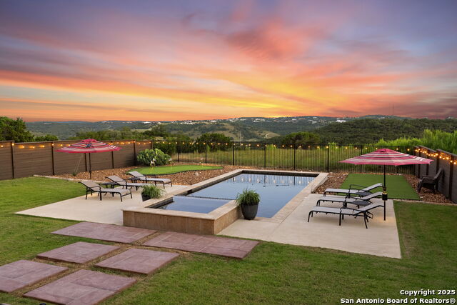 Image 54 of 59 For 75 Mariposa Parkway E