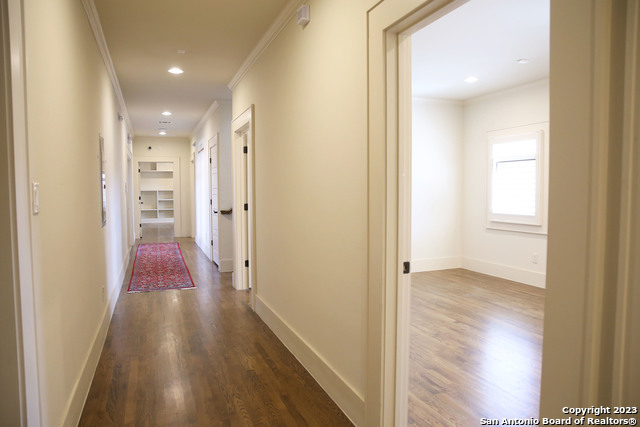 Listing photo id 9 for 229 Main St N