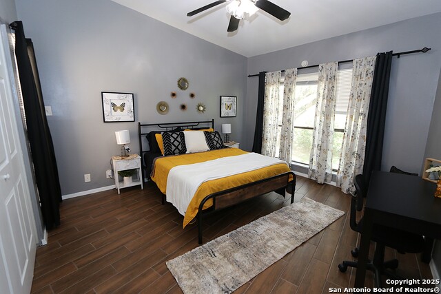 Image 17 of 30 For 8642 Fredericksburg  308