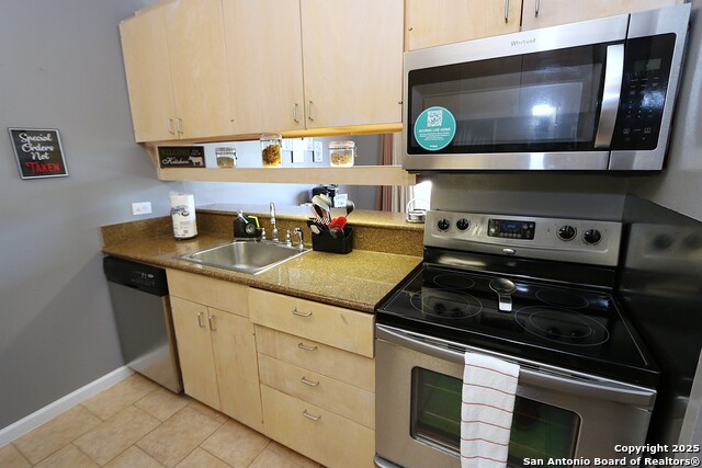 Image 22 of 30 For 8642 Fredericksburg  308