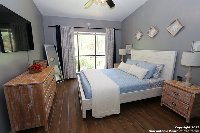Image 25 of 30 For 8642 Fredericksburg  308