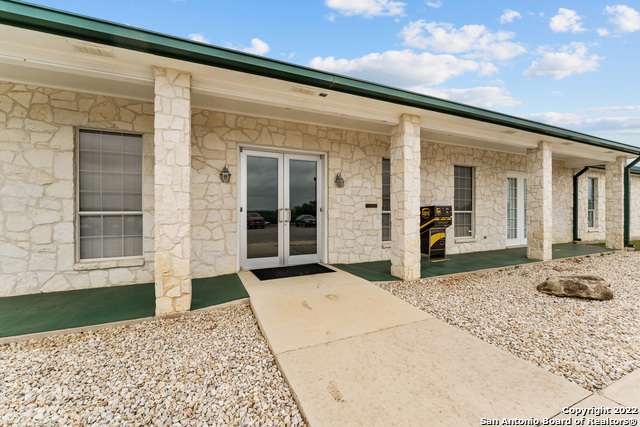 Listing photo id 8 for 3586 Us Highway 181 N