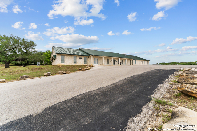 Listing photo id 10 for 3586 Us Highway 181 N
