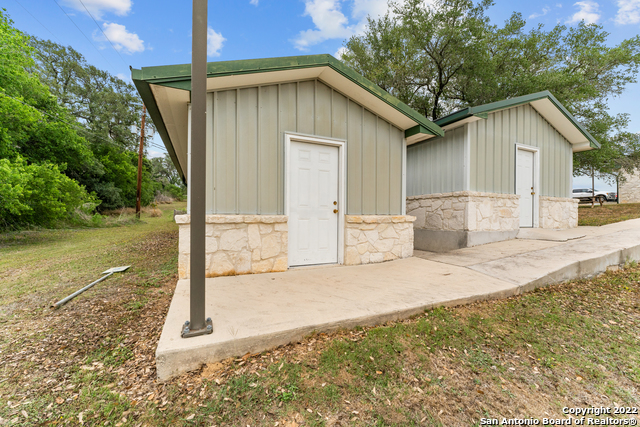 Listing photo id 13 for 3586 Us Highway 181 N