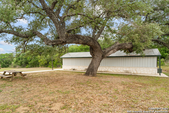 Listing photo id 16 for 3586 Us Highway 181 N