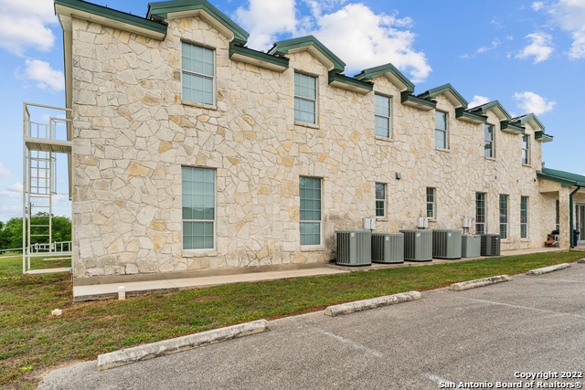 Listing photo id 17 for 3586 Us Highway 181 N