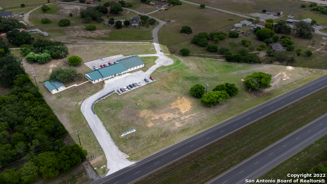 Listing photo id 2 for 3586 Us Highway 181 N
