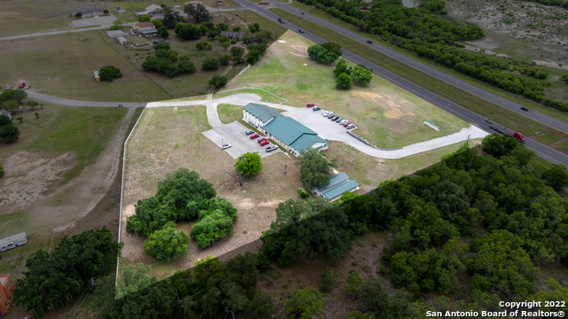 Listing photo id 3 for 3586 Us Highway 181 N