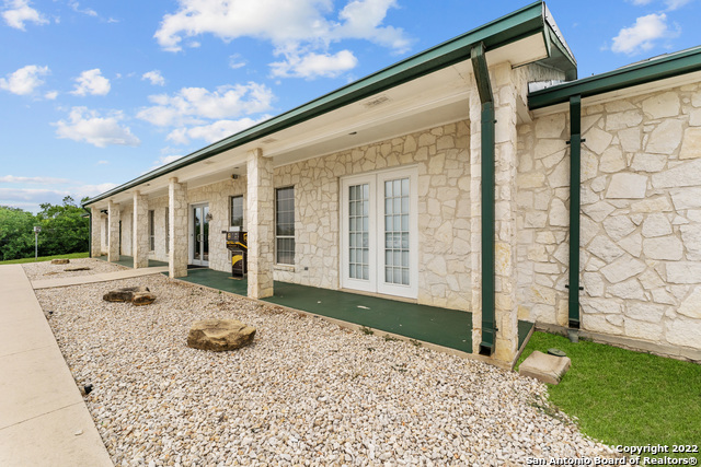 Listing photo id 7 for 3586 Us Highway 181 N