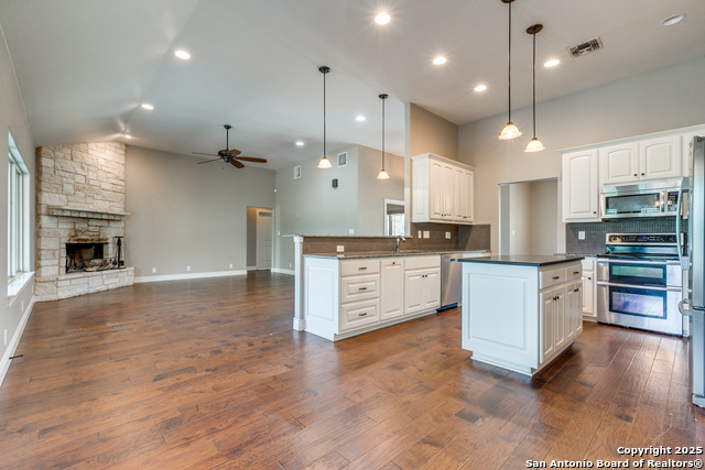 Image 11 of 29 For 152 Legacy View