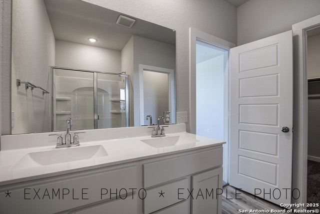Image 16 of 23 For 14742 Emerio Dr