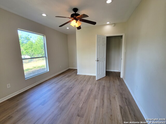 Image 12 of 30 For 9235 Lasswell