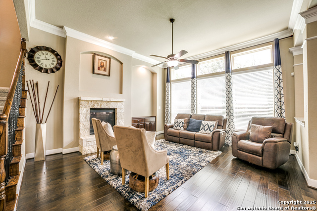 Image 9 of 29 For 24222 Viento Leaf