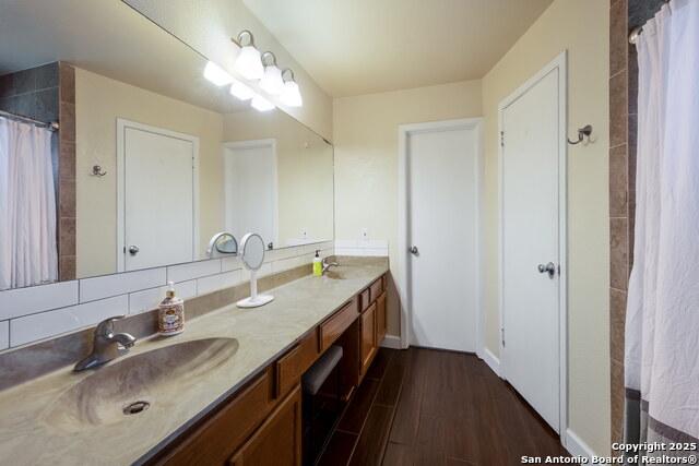 Image 18 of 30 For 1027 Gallatin Dr