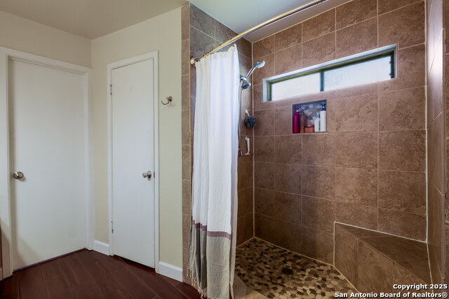 Image 19 of 30 For 1027 Gallatin Dr