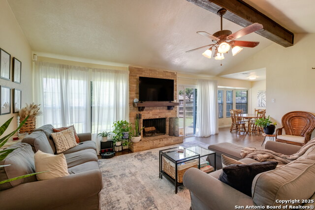 Image 4 of 30 For 1027 Gallatin Dr
