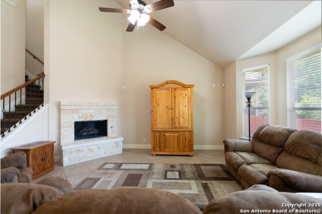 Image 13 of 41 For 11907 Perla Joy