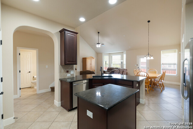 Image 20 of 41 For 11907 Perla Joy