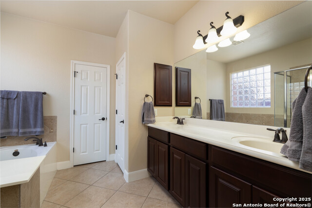 Image 23 of 41 For 11907 Perla Joy