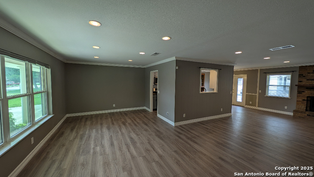 Image 12 of 33 For 838 Timber Dr